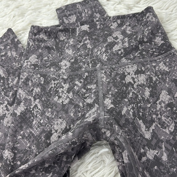 Lululemon Wunder Train High-Rise Tight 25" Hideaway Camo Lunar Rock Multi - Picture 2 of 5